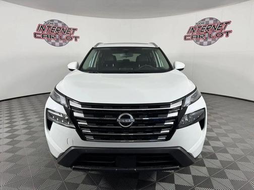 Everest White Pearl 2024 Nissan Rogue SV