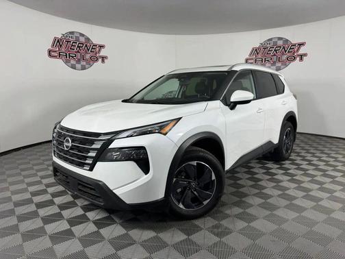 Everest White Pearl 2024 Nissan Rogue SV