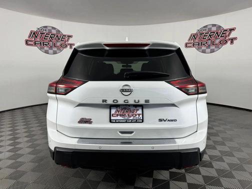 Everest White Pearl 2024 Nissan Rogue SV
