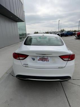 Bright White Clearcoat 2015 Chrysler 200 Limited