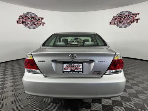Silver 2005 Toyota Camry LE
