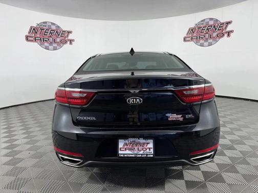 Aurora Black 2018 Kia Cadenza Limited