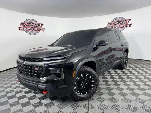 Mosaic Black Metallic 2025 Chevrolet Traverse L