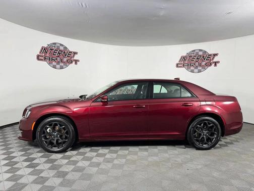 Velvet Red Pearlcoat 2023 Chrysler 300 Touring