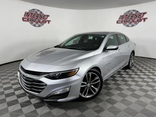 Silver Ice Metallic 2022 Chevrolet Malibu FWD LT