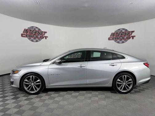 Silver Ice Metallic 2022 Chevrolet Malibu FWD LT