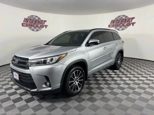 2017 Toyota Highlander SE