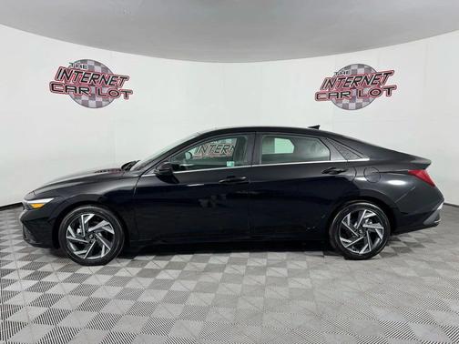 2025 Hyundai ELANTRA SEL