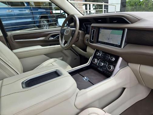 White Frost Tricoat 2021 GMC Yukon Denali
