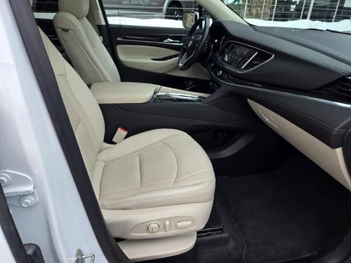 2023 Buick Enclave Essence AWD