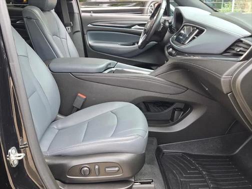 2022 Buick Enclave AWD Essence