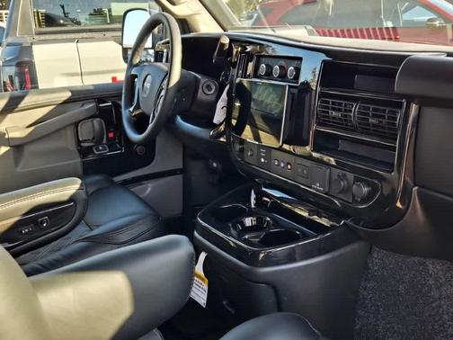 2025 GMC Savana 2500 Work Van