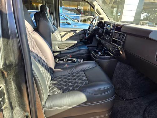 2025 GMC Savana 2500 Work Van