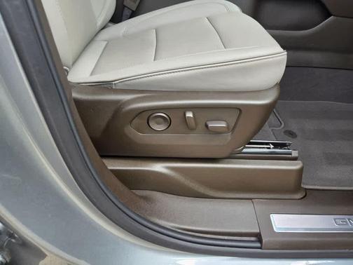 Sterling Metallic 2024 GMC Yukon SLT