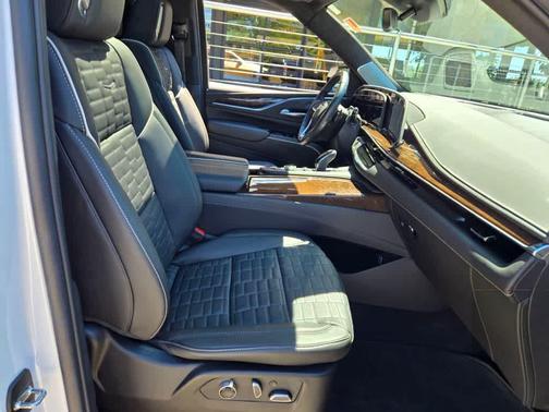 Crystal White Tricoat 2024 Cadillac Escalade Sport Platinum