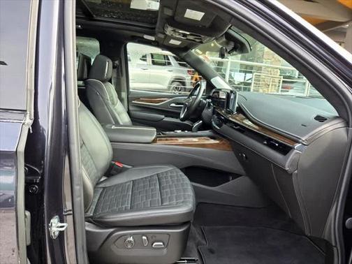 2023 Cadillac Escalade ESV Sport Platinum