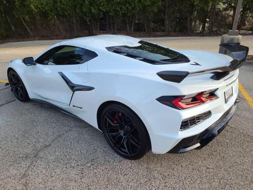 Arctic White 2024 Chevrolet Corvette Z06