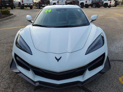 Arctic White 2024 Chevrolet Corvette Z06