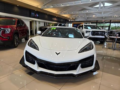 Arctic White 2024 Chevrolet Corvette Z06