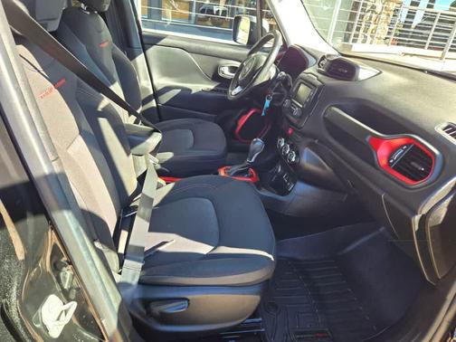 2015 Jeep Renegade Trailhawk