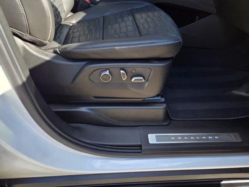 2023 Cadillac Escalade ESV Sport Platinum