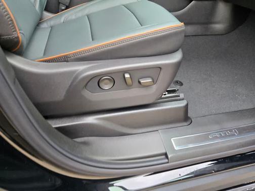 2026 GMC Yukon 4WD AT4