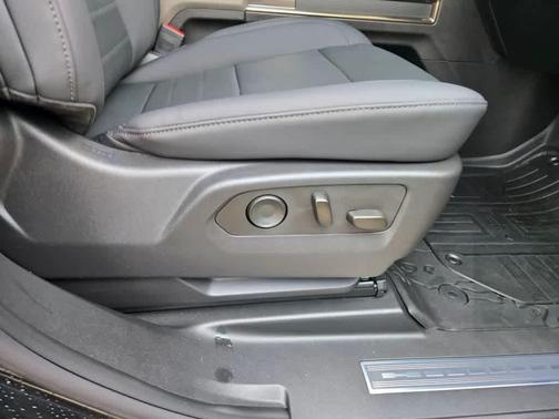 Void Black 2024 GMC HUMMER EV Pickup 2X