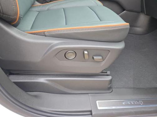 Summit White 2026 GMC Yukon 4WD AT4
