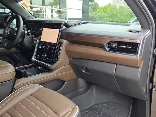 Onyx Black 2025 GMC Yukon XL Denali Ultimate