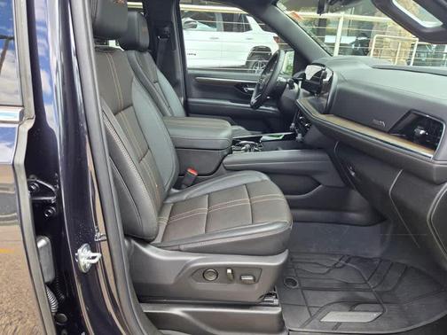 Dark Ash Metallic 2025 Chevrolet Suburban 4WD High Country