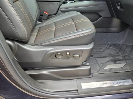 Dark Ash Metallic 2025 Chevrolet Suburban 4WD High Country