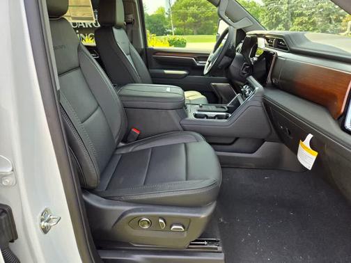 2025 GMC Sierra 3500 Denali