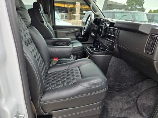 2025 GMC Savana 2500 Work Van