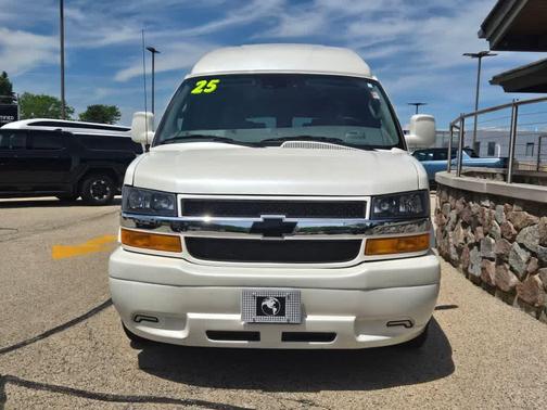 Silver Ice Metallic 2025 Chevrolet Express 2500 LT