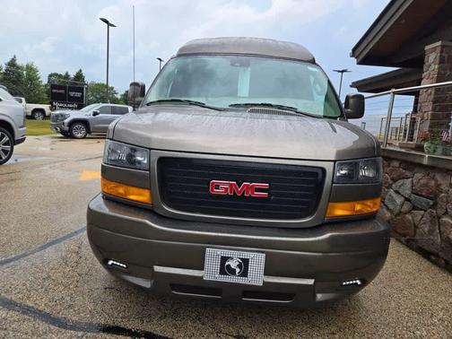 Special Exterior Color 2026 GMC Savana 2500 Work Van