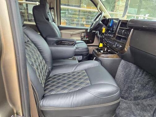Special Exterior Color 2026 GMC Savana 2500 Work Van