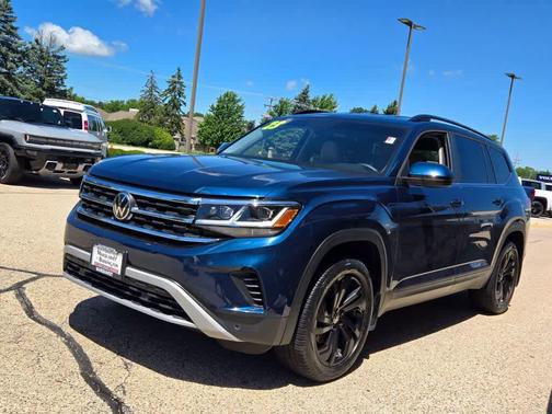 Blue 2023 Volkswagen Atlas 3.6L SE w/Technology