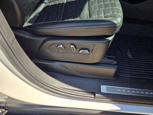 Crystal White Tricoat 2024 Cadillac Escalade ESV Sport Platinum