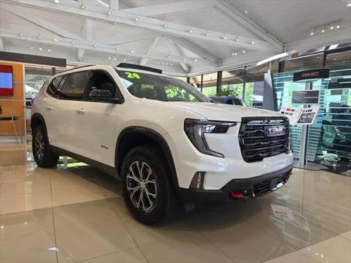2024 GMC Acadia AWD AT4