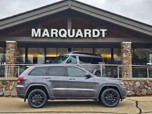 Granite Crystal Metallic 2018 Jeep Grand Cherokee Altitude