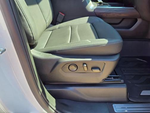 2025 GMC Sierra 3500 SLT