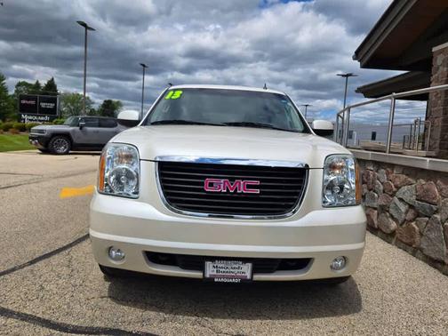 White Diamond Tricoat 2013 GMC Yukon XL 1500 SLT