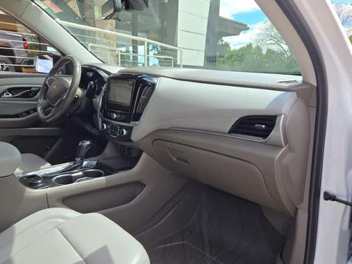Summit White 2019 Chevrolet Traverse LT Leather