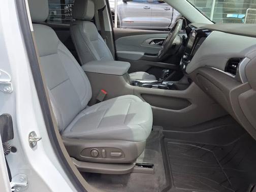 Summit White 2019 Chevrolet Traverse LT Leather