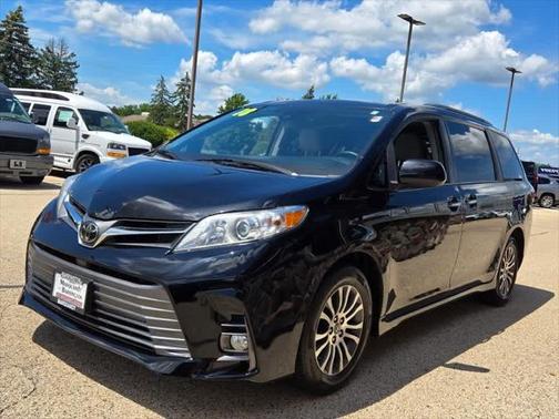 2018 Toyota Sienna XLE