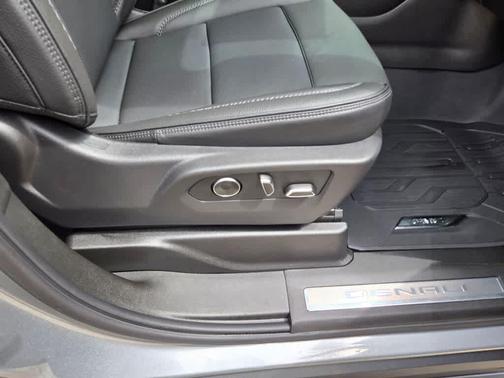 Sterling Metallic 2025 GMC Yukon Denali