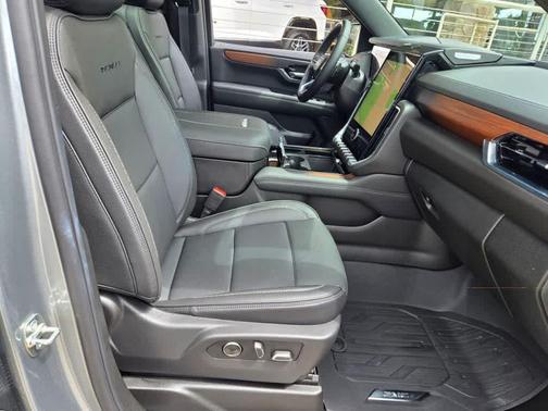 Sterling Metallic 2025 GMC Yukon Denali