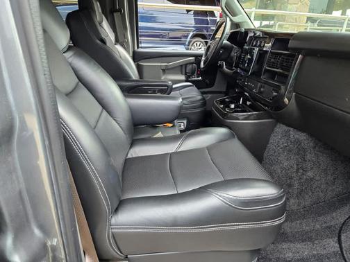2023 GMC Savana 2500 Work Van