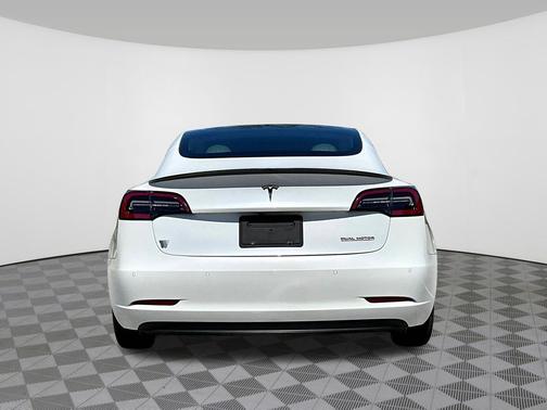 Pearl White Multi-Coat 2020 Tesla Model 3 Performance