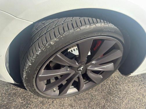 Pearl White Multi-Coat 2020 Tesla Model 3 Performance
